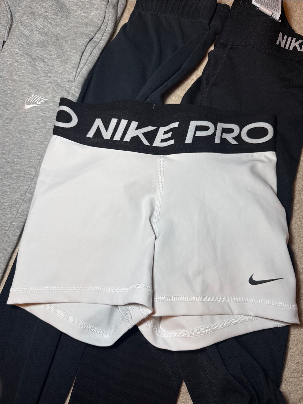 Nike Black Leggings, Gray Joggers & White Shorts Set (lot of 4) - Picture 10 of 11